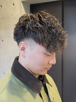 ブルニール 中崎町(BLEUNIR)&nbsp;スペインカール　ツイストスパイラル　前下がり　刈り上げ