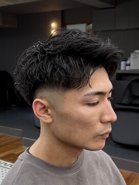 MEN'S HAIR/スキンフェード/アップバングショート/表参道駅