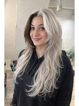 ロア インターナショナル 新宿店(LoA International) 新宿/レイヤーカット/髪質改善/ケアブリーチ/ダブルカラー