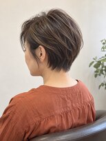 aptas 青山/表参道 白髪染め/白髪ぼかしハイライト/ボリュームアップエクステ&nbsp;表参道/青山/襟足タイトなやわらかブラウン