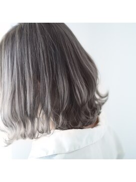 ニコリヘアワークス(nicori hair works) ボブ×グレージュ×外ハネ1