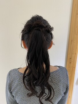 ビューティック ハラジュク(Hair&Make Beautique Harajuku) ツイストアレンジポニーテール