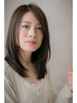 カバーヘアアンドスパ ブリス 浦和(COVER HAIR&SPA bliss) チャコールグレー小顔前下がりストレート301Y浦和20代30代40代