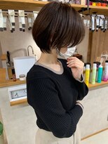 ハチ(hachi)&nbsp;刈り上げ女子♪襟足スッキリ大人キレイな丸みショートボブ