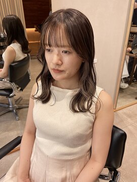 ヘアデザイン ソラ(Sola) ミディアムヘア×赤みを消しすぎないラベンダーグレー
