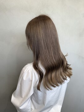 アールプラス 新宿(ar+) チョコレートブラウンカラー