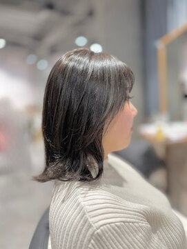 リーオオサカ(Lee Osaka) 【Lee大阪店】ミディアム レイヤーカット/新出