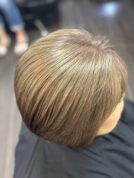 ヘア ウィッシュ 須磨区名谷店(HAIR WISH)の写真/脱白髪染めで、自然に若々しい美髪へ。白髪ぼかしならお任せ！