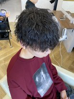 アレス バイ シカ 神戸三宮元町店(ALLES by Cica)&nbsp;波巻きツイストスパイラルパーマツーブロック刈り上げ