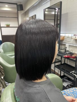 シーン(SeeN.) 根元のみ縮毛矯正 柔らかいベージュで光に当たると少しピンク♪