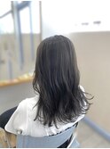 暗めオリーブグレージュ