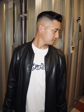 メリケンバーバーショップ トーキョー(MERICAN BARBERSHOP TYO) BURGメンズカットアップバングスパイキーショートスキンフェード