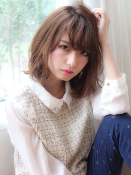 ヴィヴィ(VIVIE) 前髪下ろし流しひし形くびれヘア暗めカラーアッシュベージュボブ