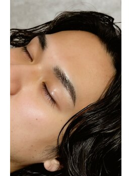 フラム ヘアデザイナーズ(FuLAM Hair designers*)の写真/ひげも眉も、第一印象はプロに任せて。眉カット率60％以上の身だしなみ実力派サロン