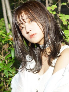 アトリエ フェム(atelier.fem) 透明感のある抜け感ミディ