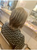 白髪ぼかしハイライト×ミディアムくびれレイヤー
