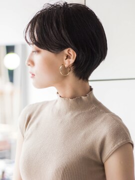 サーカス バイ ビュートリアム 青山(CIRCUS by BEAUTRIUM) マッシュショート20代30代40代大人可愛い暗髪うる艶髪青山表参道