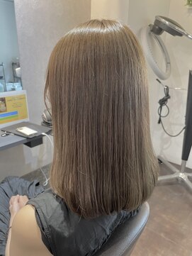 エイル 西梅田(eyl) ロングボブ × ミルクティーベージュ ☆