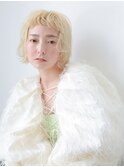 ショート 韓国 金髪ボブ 小顔補正立体カット 切りっぱなし