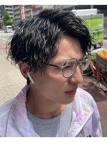 フリーク バーバーショップ 都島店(FREAK BARBER SHOP) 黒髪縦落ちツイストスパイラルパーマセンターパート