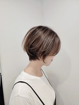 ツナグ(TSUNAGU) 丸みのあるショートボブ×ハイライト履歴を活かした透明感カラー