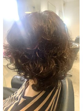 アナログノイ(analog noi) ウルフベースのパーマスタイル