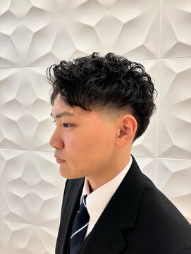 銀座マツナガ 浅草店 黒髪短髪/テーパーフェード/ビジネスパーマ/アイロンパーマ