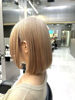 イキ 表参道(iki omotesando)&nbsp;デザインカラー／レイヤーカット/ウェットヘア/オリーブベージュ