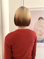 シータ(sheta)&nbsp;ホワイトブロンドベージュ切りっぱなしボブ