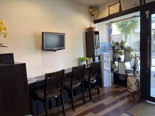 ハルの樹(HARUの樹)の雰囲気（待合いスペースも広々しています。）