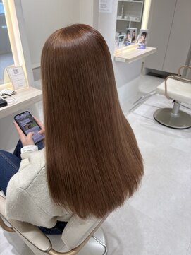 ツヤ感たっぷり ピンクベージュストレート！