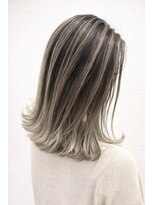 ウル(ulu)&nbsp;名東区　ハイライト　白髪ぼかし　透明感カラー　ミルクティー