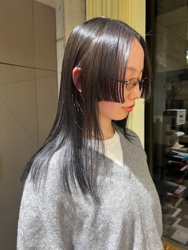 ホテリー(Hotely) セミロングデザインバング