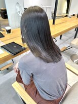 ルイス 宝塚(Luis)&nbsp;上野グレージュブラック艶感ストレートミディアム