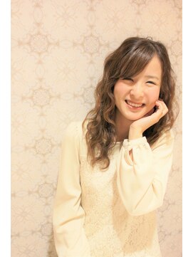 ミューテ(Mu-te) くしゅくしゅクセ毛風☆ミディアムロング