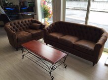 デックスヘアー(DEX hair)の雰囲気（ゆったりソファのカウンセリングスペース）