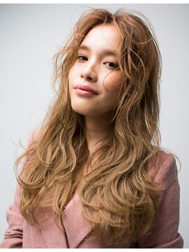 オーガスト ヘア ネイル(AUGUST hair nail) センターパート　フェザーロング