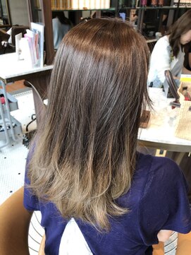 リバレッジ 広尾(Leverage) ゆるふわレイヤーナチュラルグラデーションスタイル