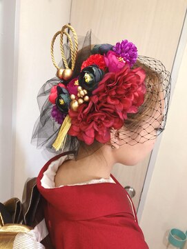 ルナクレセント (Luna crescent) 夜会巻き