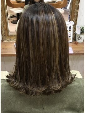 ウィルゴ(VIRGO) アッシュベージュハイライト