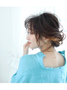 ルーブル(Louvre) ~Louvre~おくれ毛がかわいいルーズアレンジ