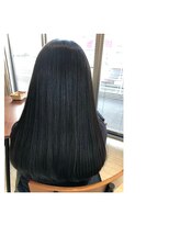 ルーミールーム(RoomieRoom)&nbsp;アッシュブラック夏カラー/20代30代髪型/髪質改善/透明感 ツヤ髪