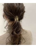 バズ(BUZZ) ヘアピン簡単アレンジ