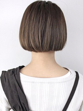 サーカス バイ ビュートリアム 青山(CIRCUS by BEAUTRIUM) 大人可愛い　ボブ　ミニボブ　内巻き　透け感　青山　表参道