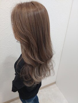 リー ルーチェ 布施(Lee Luce) ミルキーベージュ♪【真栄田】