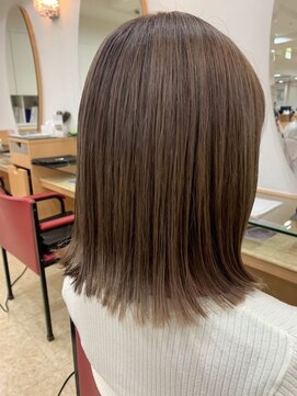 e.m.a プレミアムビューティーサロン 栄駅店(e.m.a PREMIUM BEAUTY SALON) 外ハネボブ×ヌーディベージュ