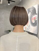 ブルックス&nbsp;ハイライト 切りっぱなしボブ ピンクブラウン 髪質改善 丸型