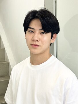 クロト(Clotho) センターパート/波巻きツイストスパイラルメンズカットパーマ