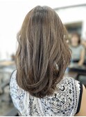 気になり始めの方必見!丁寧な人の艶と潤いのある白髪の染め方!