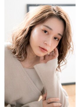 エム(EM) 前髪なしシアベージュボブ